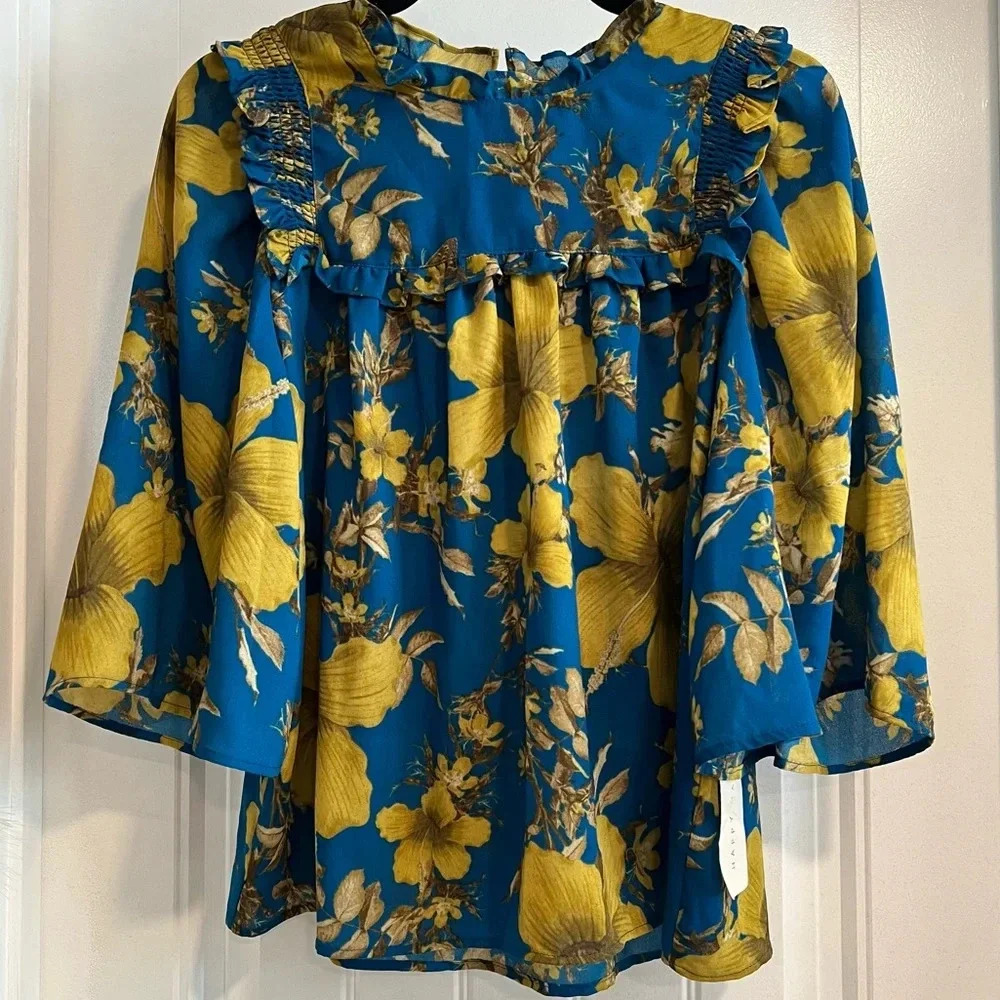 Happy Nature by Kate Hudson Beautiful Blue Gold Floral Blouse. Size Small. NWT.‎